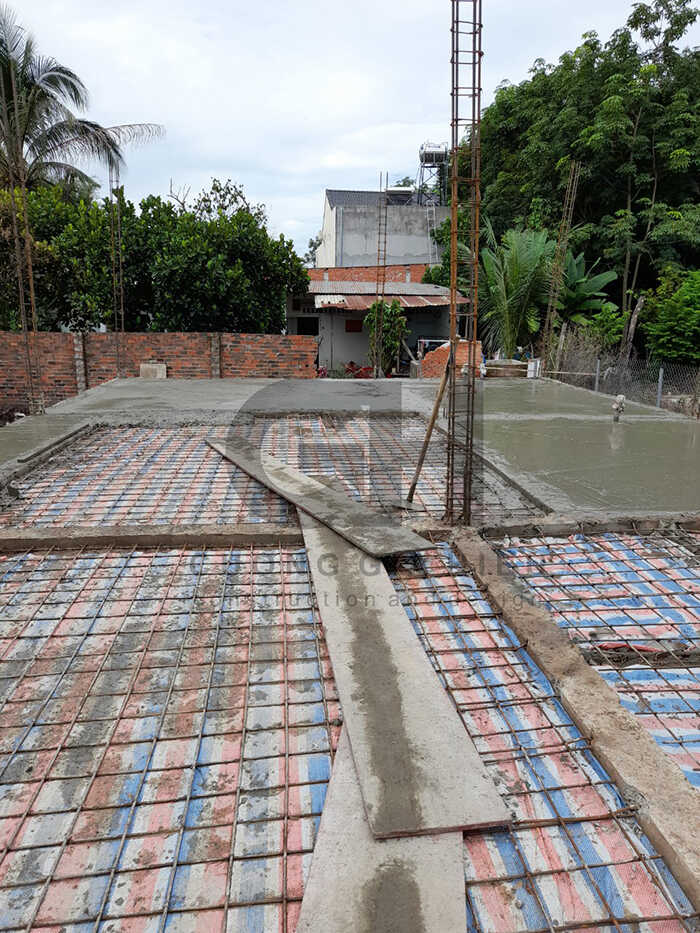 Hình ảnh thi công thực tế quá trình đổ bê tông nhà vườn 9x17m